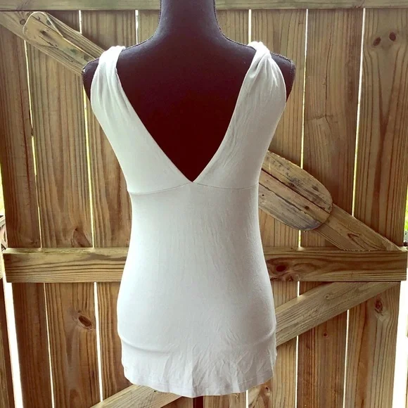 Vertigo Sleeveless Sexy V-Neck Gray & Silver Top Size M - Picture 3 of 8